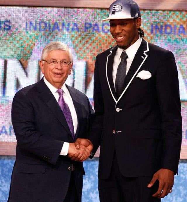 环球足球奖年度最佳教练候选：恩里克、斯洛特、弗里克在列（环球足球奖年度最佳教练提名公布：恩里克、斯洛特、弗里克入选）