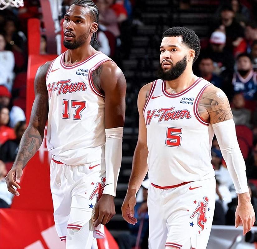 巴特勒18+6+7完爆爵士核心，库里31分对飙乔治，勇士主场静待火箭（巴特勒18分6板7助压制爵士核心，库里轰31分对飙乔治，勇士主场静候火箭）