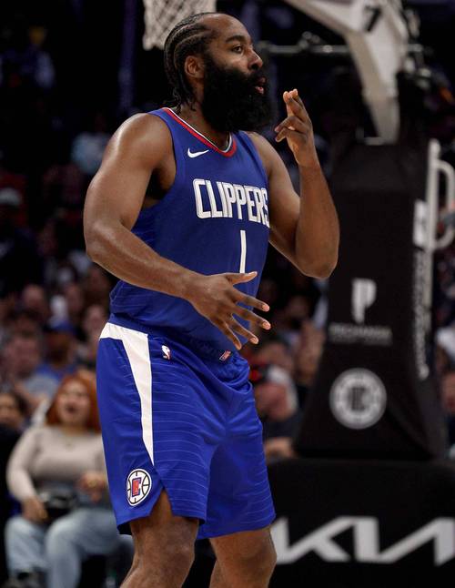 巴萨2-1逆转法兰克福，孔德头球双响，亚马尔、拉什福德送助攻（巴萨2-1翻盘法兰克福，孔德双头破门，亚马尔与拉什福德献助攻）