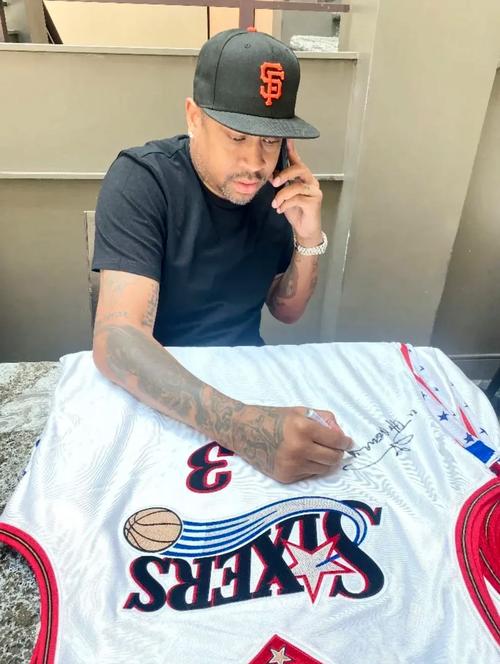 佩杜拉：那不勒斯持续追逐梅努；洛伦佐-卢卡换奇克传闻不实（佩杜拉：那不勒斯继续追梅努，洛伦佐-卢卡与奇克互换纯属谣传）