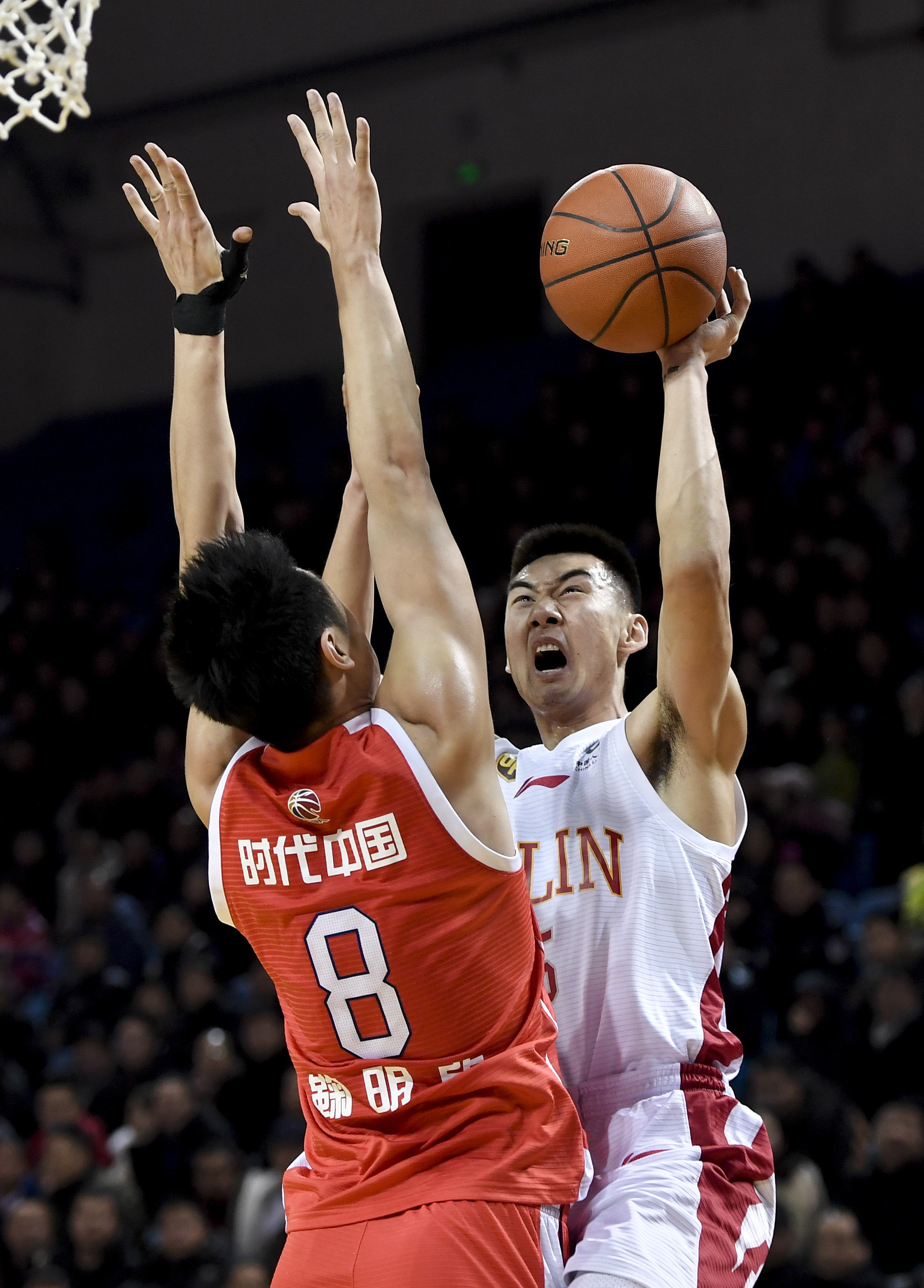 罗马诺：恩德里克优先考虑加盟里昂，里昂正与皇马谈租借（罗马诺：恩德里克倾向加盟里昂，里昂正与皇马洽谈租借）