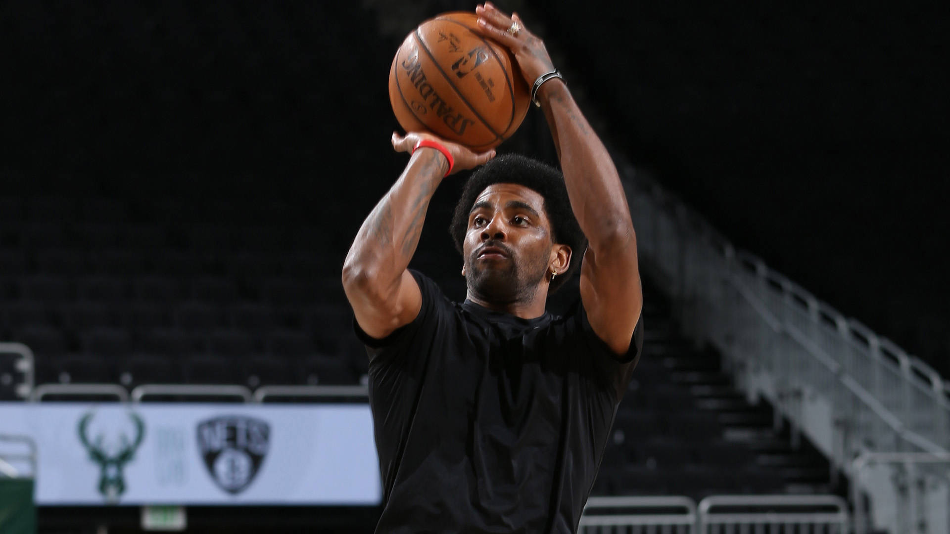 外媒：下赛季欧冠联赛阶段用球将采用白+薄荷绿+紫创新配色（曝欧冠下赛季比赛用球将启用白、薄荷绿与紫的全新配色）